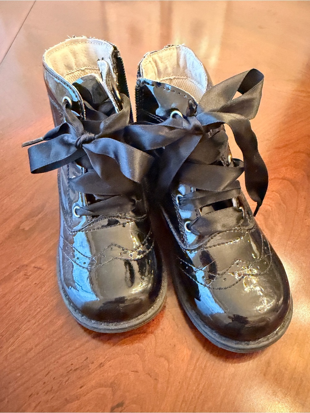 L'Amour Stellina Brogue SOLD OUT Patent Kids Lace-Up Ankle Boots Satin Ribbon 9